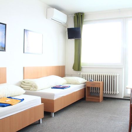 Hostel Narva Bratislava Exterior photo