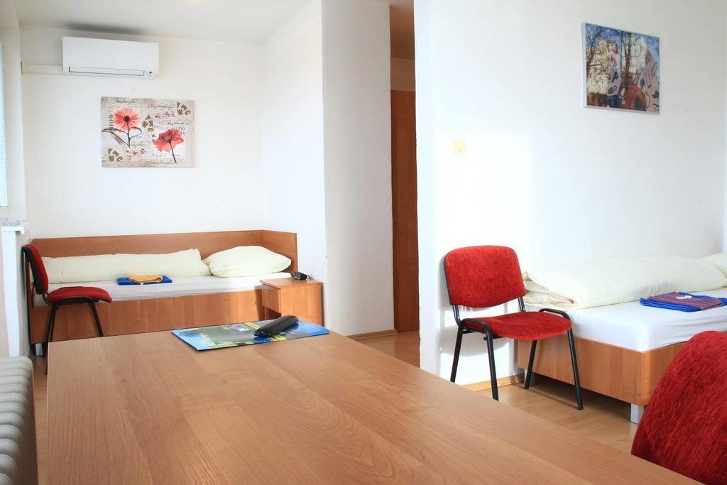 Hostel Narva Bratislava Exterior photo