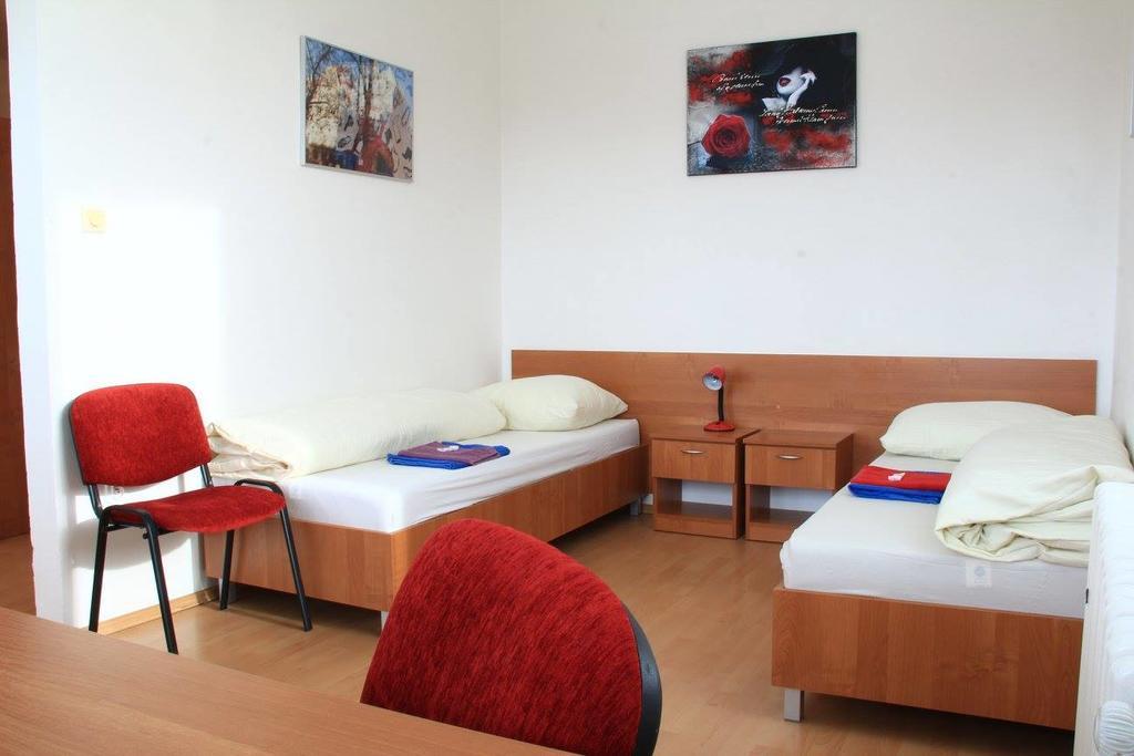 Hostel Narva Bratislava Exterior photo