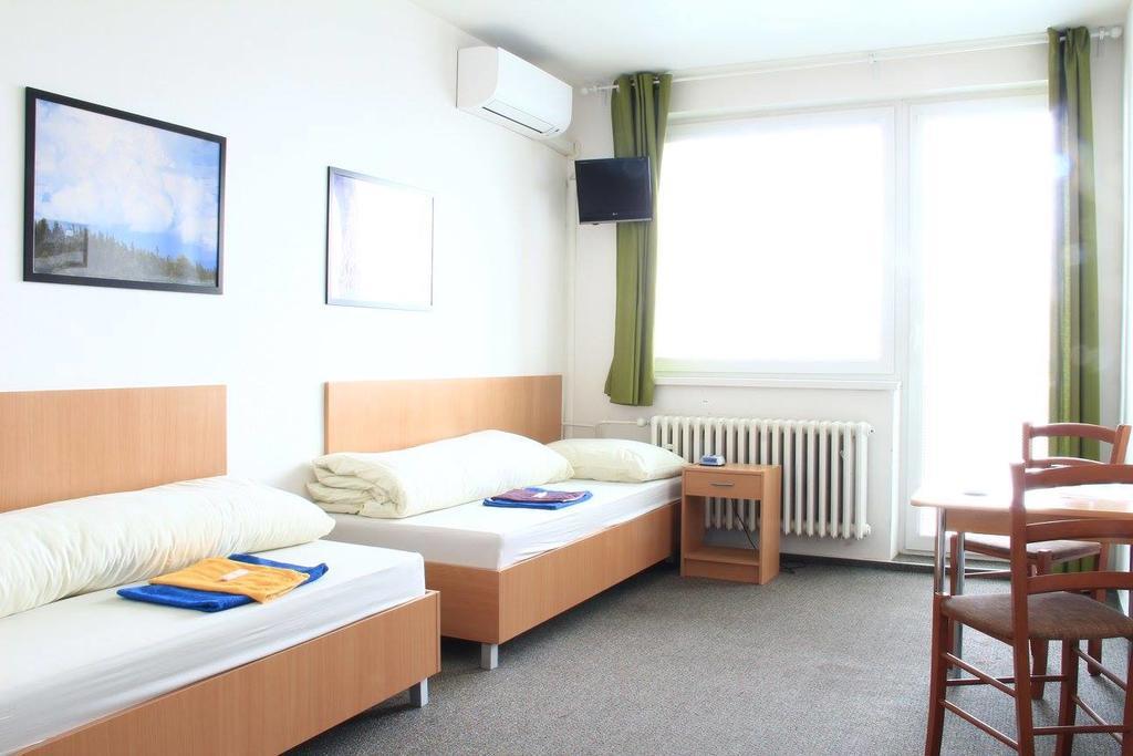 Hostel Narva Bratislava Exterior photo