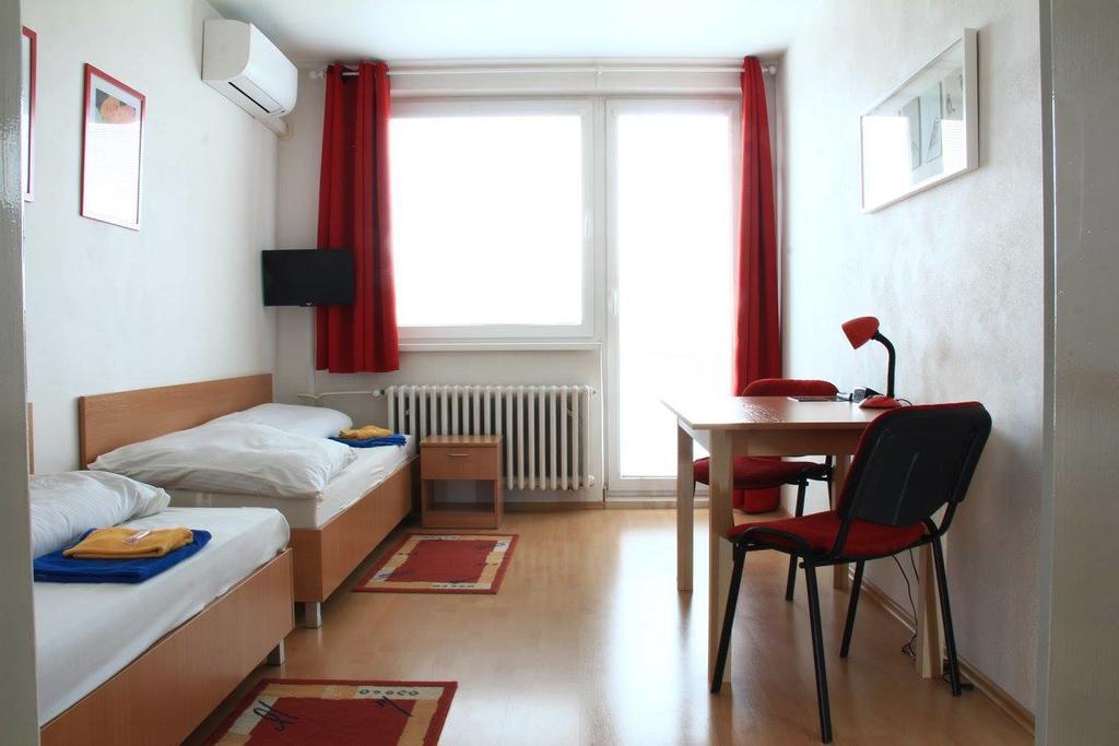 Hostel Narva Bratislava Exterior photo